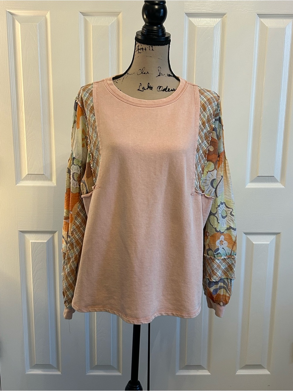 Easel Dusty Pink with Multi-Pattern Boho Patchwork Balloon sleeves tunic. Med.